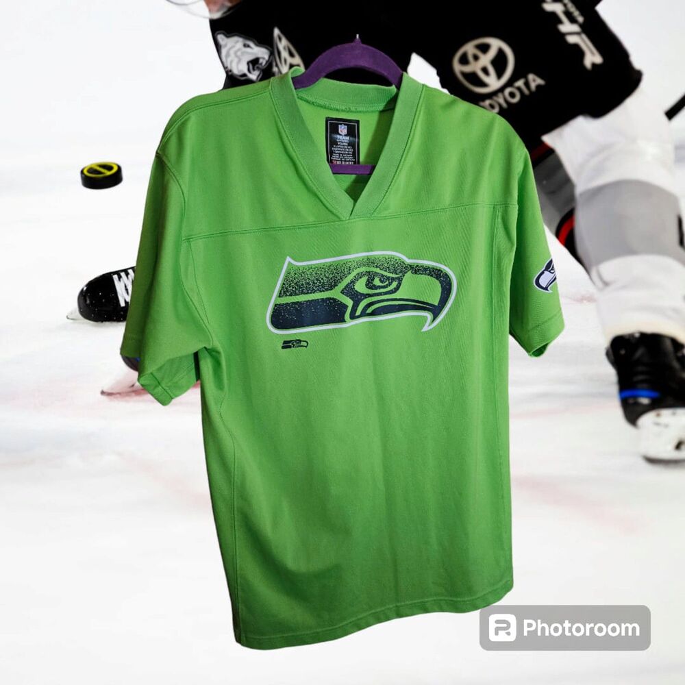 NFL Team Apparel Youth Seattle Seahawks‎ Russell Wilson Size XL 18/20
